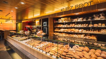 baeckerei_kurz_innen_filiale_galtuer_2016_WEST_886