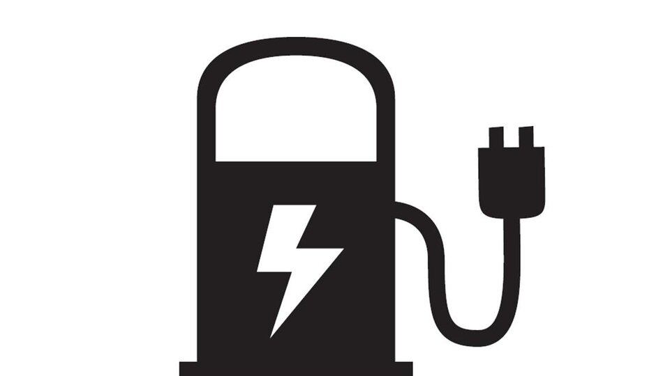 Eine stilisierte elektrische Ladestation mit einem Blitzsymbol. Das Kabel endet in einem Steckdosenstecker.