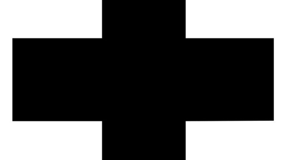 Ein schwarzes Pluszeichen auf weißem Hintergrund. Das Symbol steht oft für Medizin oder Hilfe.